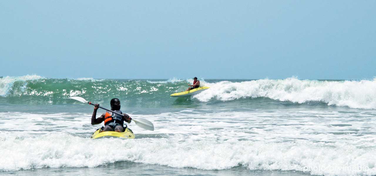 ici vous attendent de nombreuses activités nautique de tous genres canoé kayac planche à voile, catamaran pêche en surfcasting arvimedia